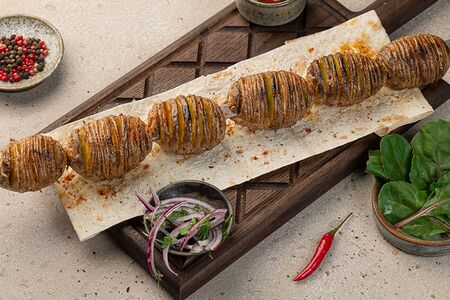 Молодой картофель на углях