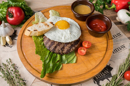 Бифштекс Рибай с глазуньей