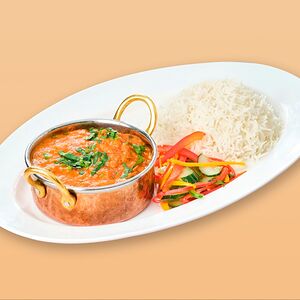 Кусочки курицы в пряном соусе чикен тикка масала