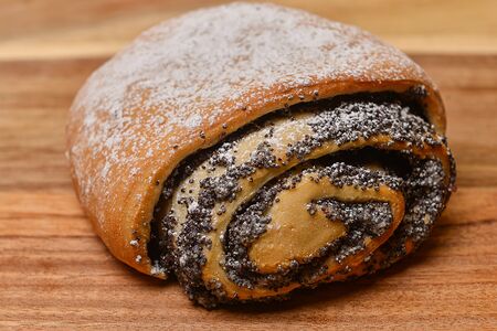 Рулет маковый