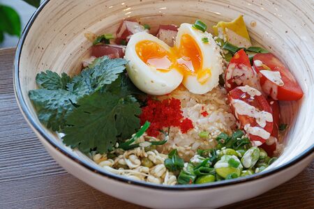 Поке овощной с авокадо