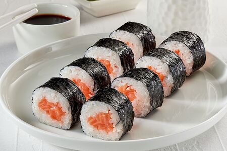 Ролл с лососем