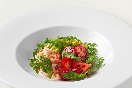 Салат с крабом и авокадо