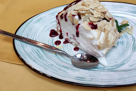 Меренговый рулет