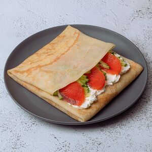 Блин с красной рыбой