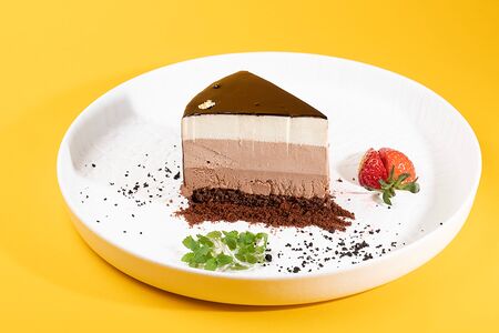 Три шоколада