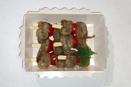 Шашлык из креветок сырой для гриля в маринаде