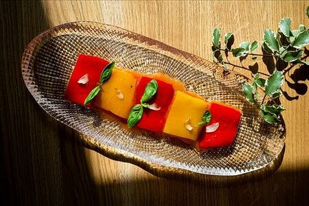 Запеченные перцы с соусом ромеско