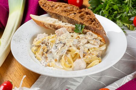 Паста с куриной грудкой