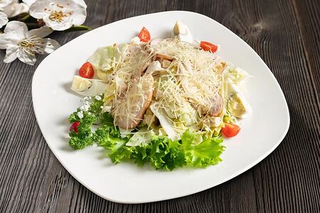 Салат Цезарь с курицей
