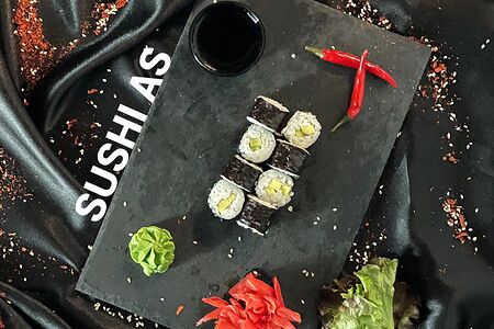 Ролл с авокадо