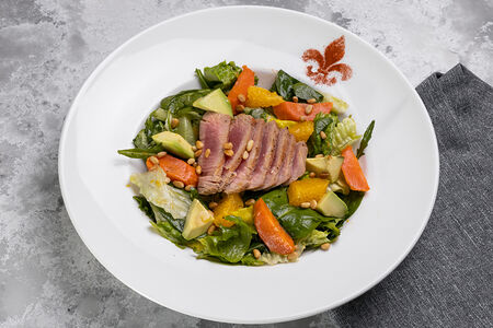 Салат с тунцом