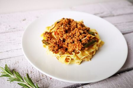 Паста под соусом болоньезе