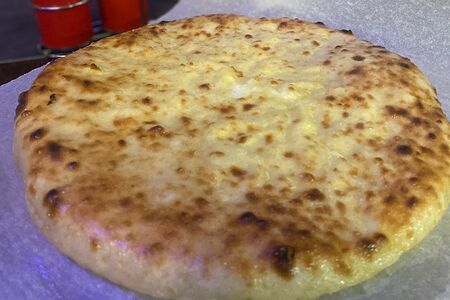 Пирог с мясом и сыром