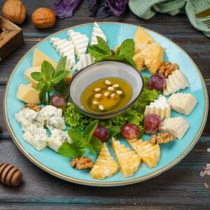 Ассорти европейских сыров