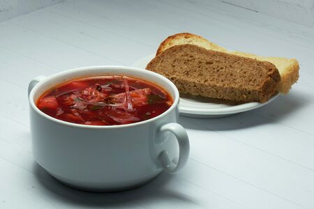 Борщ красный с говядиной