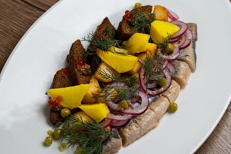 Закуска из сельди с картофелем