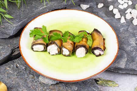 Рулетики из баклажан с сырным кремом