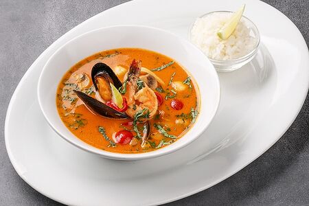 Том Ям с морепродуктами и рисом