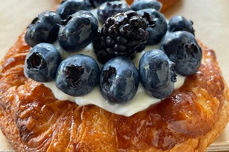 Дэниш с голубикой