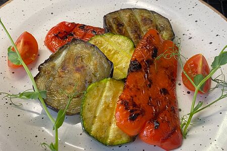 Овощи гриль на мангале