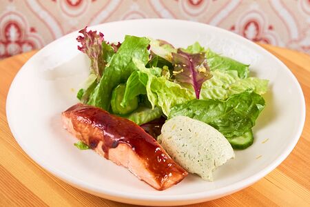 Салат, лосось, терияки