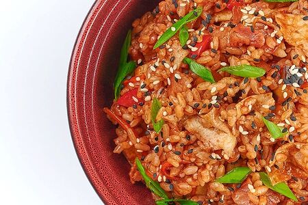 Тяхан с беконом и омлетом