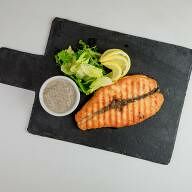 Стейк из лосося гриль