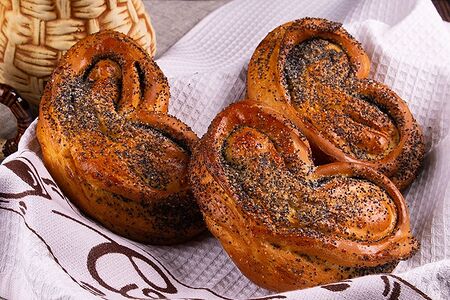 Булочка с маком