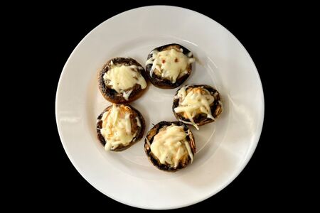 Шампиньоны фаршированные