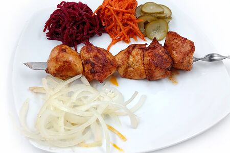Шашлык куриный с маринованными овощами