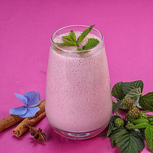 Молочный коктейль клубничный