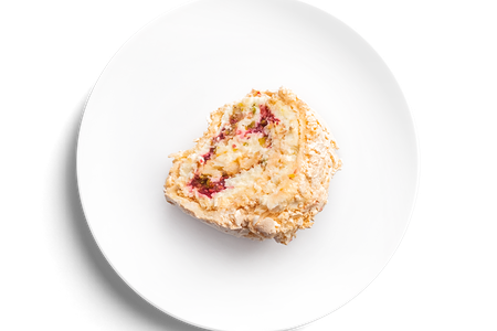 Меренга с малиной и фисташками