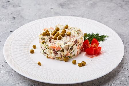 Оливье с говядиной