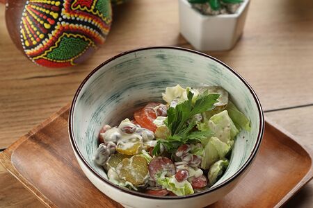 Салат с колбасками