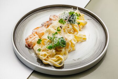 Паста с креветкой и брокколи