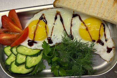 Яичница с овощами