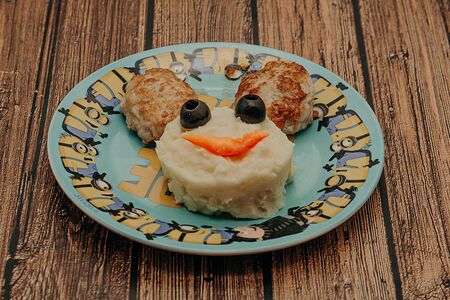 Мини-котлетки с картофельным пюре