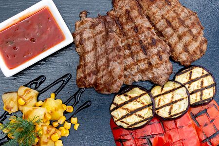 Медальоны из говяжьей вырезки