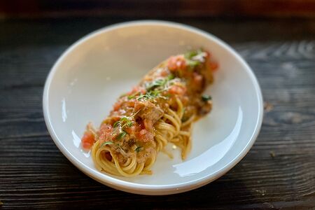 Спагетти с говяжьими щёчками