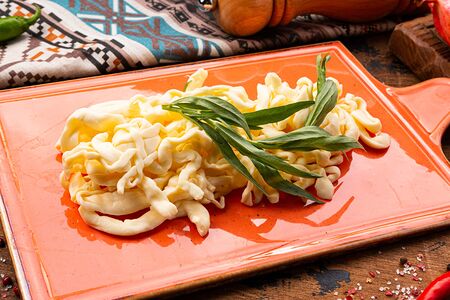 Сыр чечил молочный