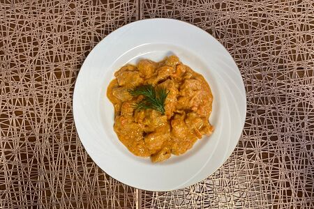 Гуляш из свинины с овощами