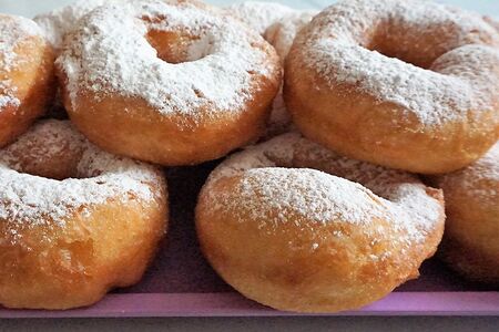 Пончики в сахарной пудре M