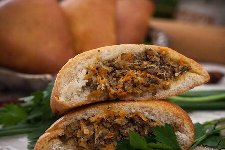 Пирожок с мясом