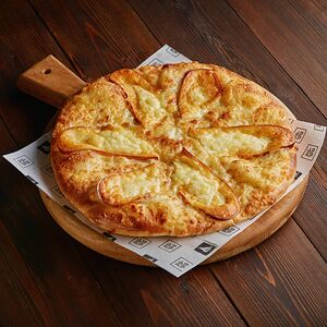 Хачапури с копченым сыром