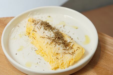 Французский омлет с пармезаном и трюфелем
