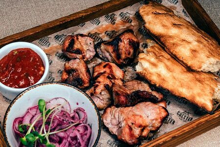 Шашлык из cвинoй шеи