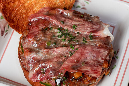 Бургер с вагю и шиитаке