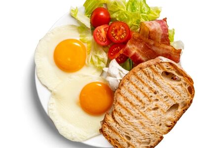 Завтрак с беконом и творожным сыром