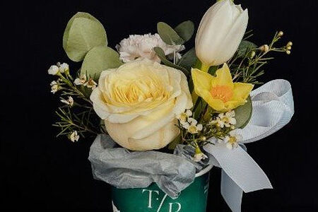 Цветы White в стаканчике